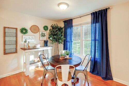 Virginia Escape w/ Patio & Fire Pit, Near Hiking!