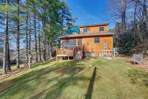 Interior - Ennice Cabin w/ Waterfall: Near Blue Ridge Pkwy! (Ennice)