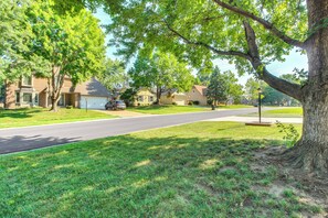 House (4 Bedrooms) | Interior - Overland Park Family Home w/ Game Room & Backyard! (Overland Park)