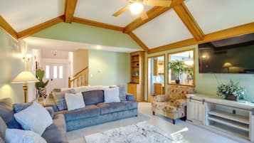 House (4 Bedrooms) | Interior