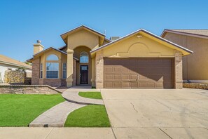 House (3 Bedrooms) | Front of property