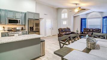 House (3 Bedrooms) | Interior