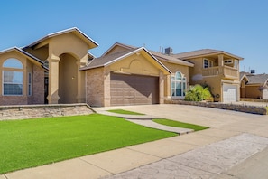 Interior - 20 Mi to Dtwn El Paso: Pet-friendly Retreat! (El Paso)