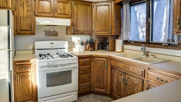 Oven, stovetop, paper towels