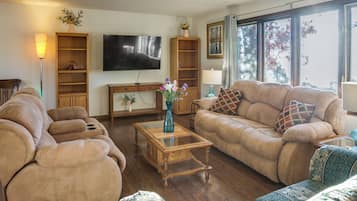 House (3 Bedrooms) | Front of property