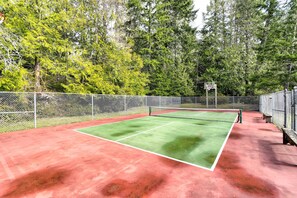 Interior - Harstine Island Cabin w/ Fire Pit: Walk to Beach! (Shelton)