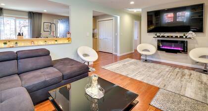 Serene Springfield Retreat on 6 Acres w/ Hot Tub!