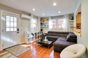 House (3 Bedrooms) | Interior - Serene Springfield Retreat on 6 Acres w/ Hot Tub! (Springfield)