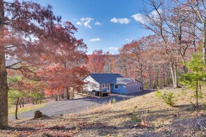 House (3 Bedrooms) | Interior - Serene Springfield Retreat on 6 Acres w/ Hot Tub! (Springfield)