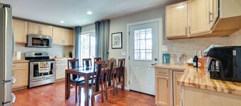 Serene Springfield Retreat on 6 Acres w/ Hot Tub!