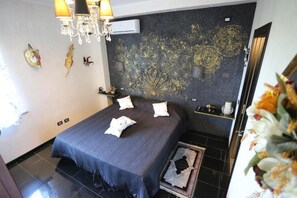 Exclusive Room | 1 bedroom, desk, free WiFi, bed sheets