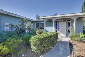 House (3 Bedrooms) | Interior - San Diego Home: Private Outdoor Pool & Game Room! (San Diego)