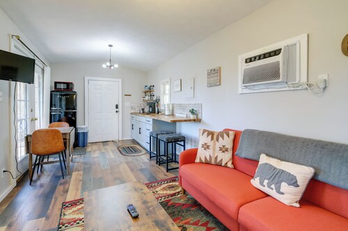 Cozy Hope Cabin Vacation Rental in Cosby w/ View