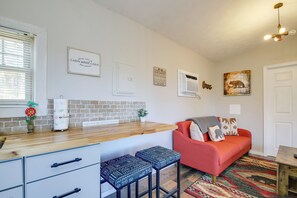 Apartment (0 Bedroom) | Interior