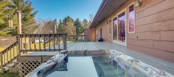 Pet-friendly Tomahawk Home: Deck & Private Hot Tub