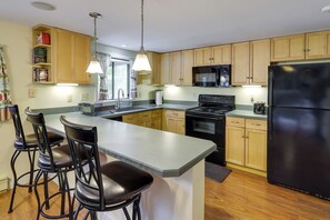 House (3 Bedrooms) | Interior - Fire Pit: Arrowhead Lake Vacation Rental! (Pocono Lake)