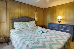 Interior - Fire Pit: Arrowhead Lake Vacation Rental! (Pocono Lake)