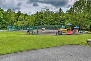 House (3 Bedrooms) | Interior - Fire Pit: Arrowhead Lake Vacation Rental! (Pocono Lake)