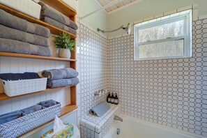 House (3 Bedrooms) | Interior - Idyllic Home on 26-acre Farm in Blue Ridge Mtn (Roan Mountain)