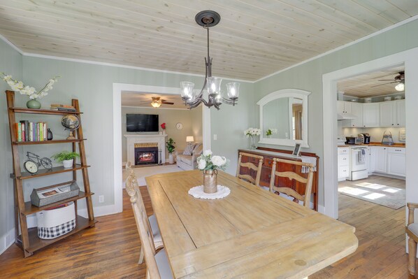 House (3 Bedrooms) | Interior