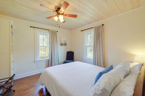 House (3 Bedrooms) | Interior - Idyllic Home on 26-acre Farm in Blue Ridge Mtn (Roan Mountain)