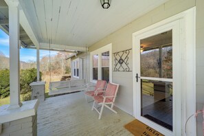 Interior - Idyllic Blue Ridge Mountain Home on 26-acre Farm (Roan Mountain)