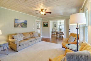 House (3 Bedrooms) | Interior - Idyllic Home on 26-acre Farm in Blue Ridge Mtn (Roan Mountain)