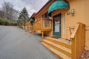 Apartment (3 Bedrooms) | Interior - Beech Mountain Condo w/ Community Pool & Game Room (Banner Elk)