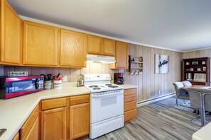 Apartment (3 Bedrooms) | Interior - Beech Mountain Condo w/ Community Pool & Game Room (Banner Elk)