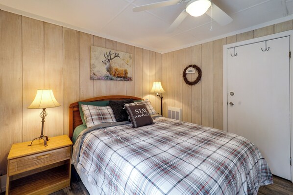 Interior - Beech Mountain Condo w/ Community Pool & Game Room (Banner Elk)