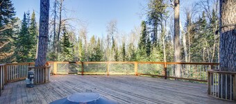 Peaceful Hibbing Getaway: Heated Floors, Fire Pit!