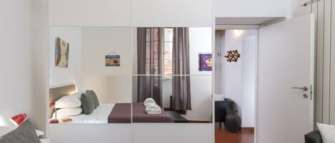 Standard Apartment | 2 bedrooms, iron/ironing board, free cribs/infant beds, free WiFi