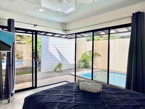 6 bedrooms, desk, iron/ironing board, free WiFi