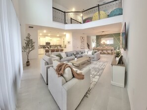 Smart TV - 6 Bedroom luxury villa by Disney-338 (Davenport)