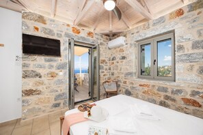 2 habitaciones, tabla de planchar con plancha, cuna de viaje y wifi