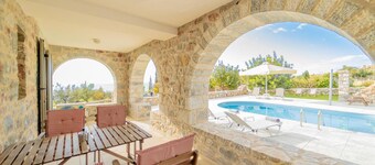 Villa Dioni Tria - Two Bedroom Villa, Sleeps 5