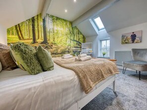 2 bedrooms, iron/ironing board, free WiFi, bed sheets - Stylish Bakewell Cottage with Free Parking - Pass the Keys (Bakewell)