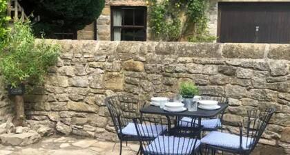 Pass the Keys | Stylish Bakewell Cottage with Free Parking