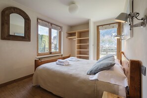 3 bedrooms, free WiFi, bed sheets
