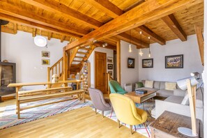 Televisión y chimenea 