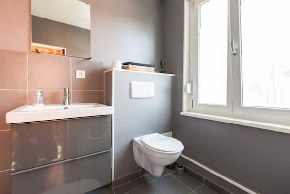 Handtücher, Seife, Toilettenpapier