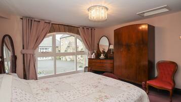 1 bedroom, individually decorated, individually furnished, free WiFi