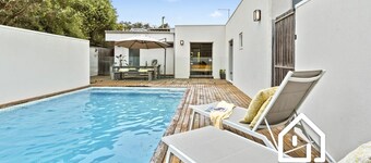 Villa Santorini *1 NIGHT FREE* Secluded Back Beach Poolside Oasis