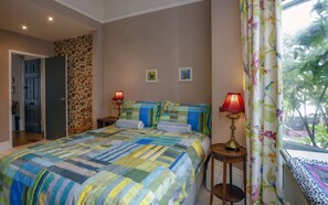 1 bedroom, iron/ironing board, WiFi, bed sheets - Homely garden flat in Deal centre near beach (Deal)