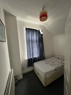 3 bedrooms - Viky Place (Kingston upon Hull)