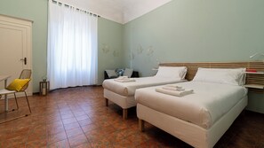 2 chambres, fer et planche à repasser, Wi-Fi gratuit, draps fournis