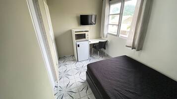 1 quarto, escrivaninha, ferros/tábuas de passar roupa, Wi-Fi