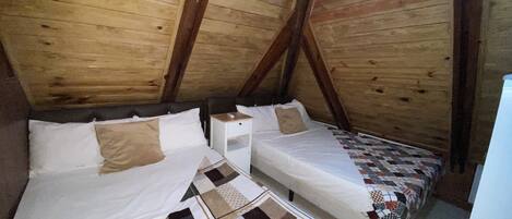 Familjelägenhet - flera sängar - havsutsikt | Värdeförvaringsskåp på rummet, gratis wi-fi och sängkläder