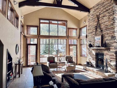 Ski-In/Out 5 BR House at Copper Mtn