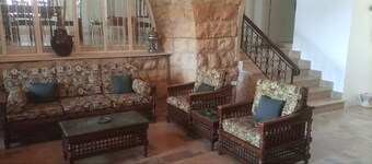 Beit Nemer Chemlan Arch house private garden sunset valley view 24/7 Electricity